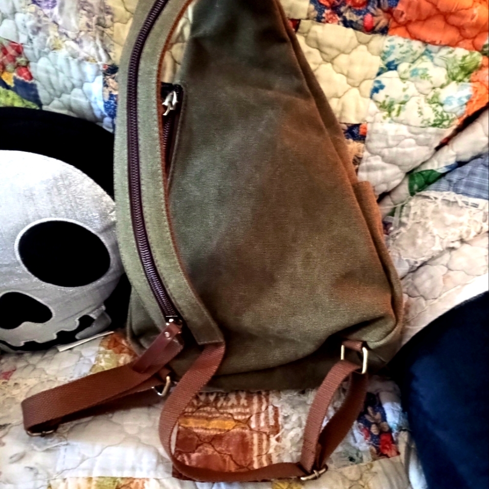 Antik Kraft Canvas Sling Bag Crossbody/Backpack Rucksack Unisex